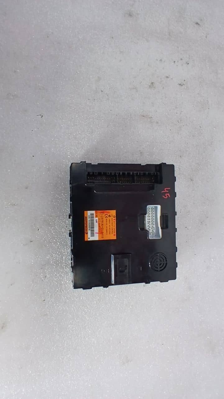 CAJA RELES / FUSIBLES