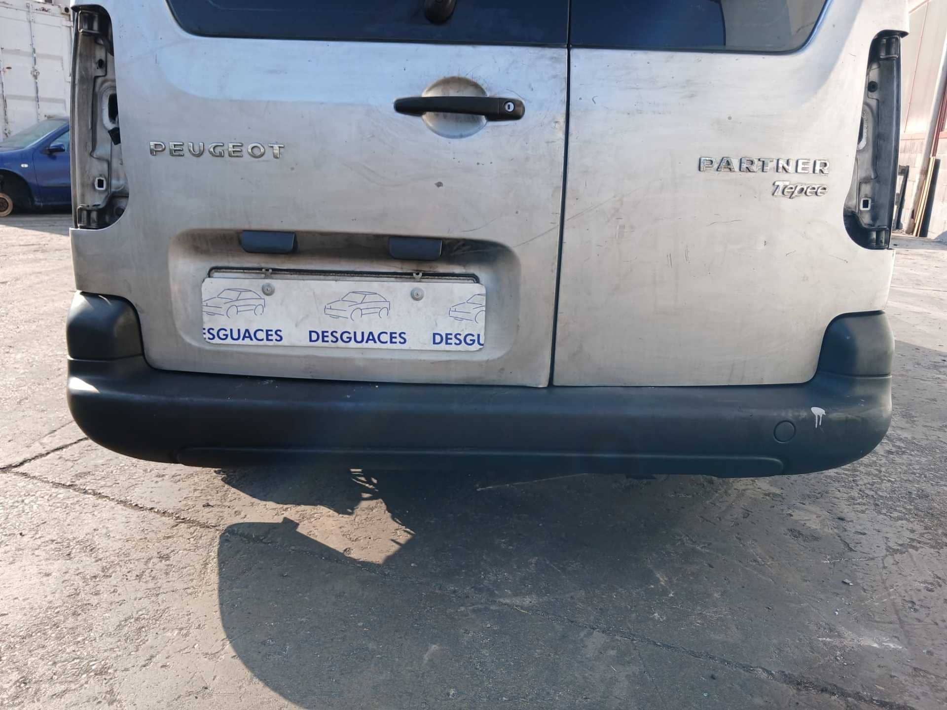 PARAGOLPES TRASERO