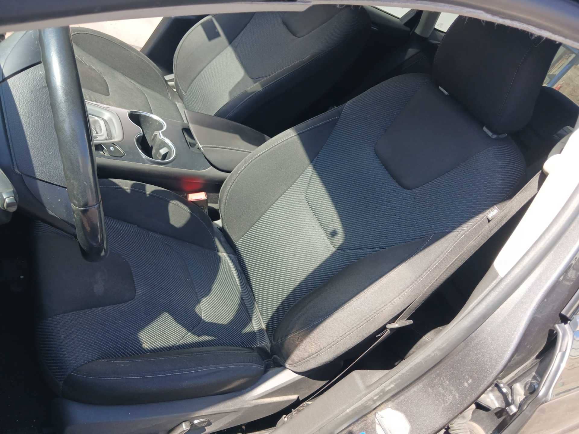 ASIENTO DELANTERO IZQUIERDO