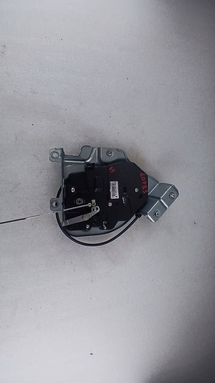 CERRADURA PUERTA TRASERA IZQUIERDA
