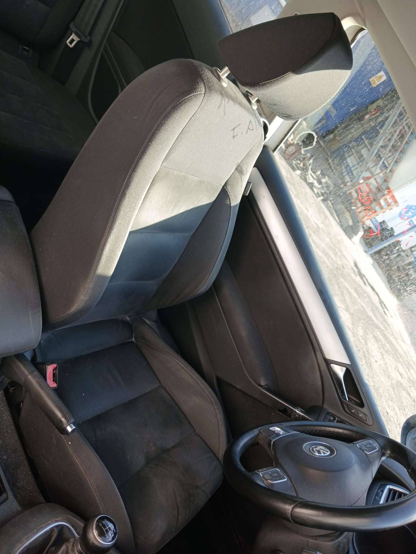 ASIENTO DELANTERO IZQUIERDO