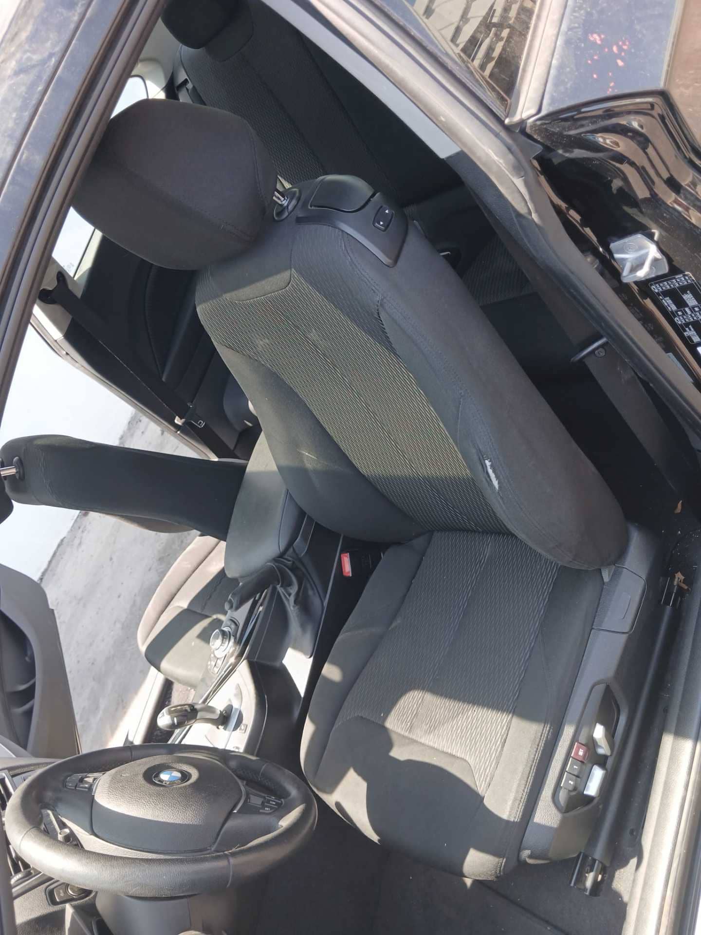 ASIENTO DELANTERO IZQUIERDO