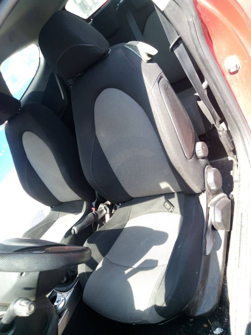 ASIENTO DELANTERO IZQUIERDO