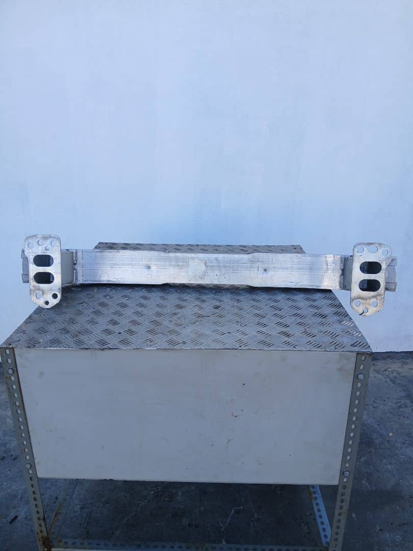 REFUERZO PARAGOLPES DELANTERO