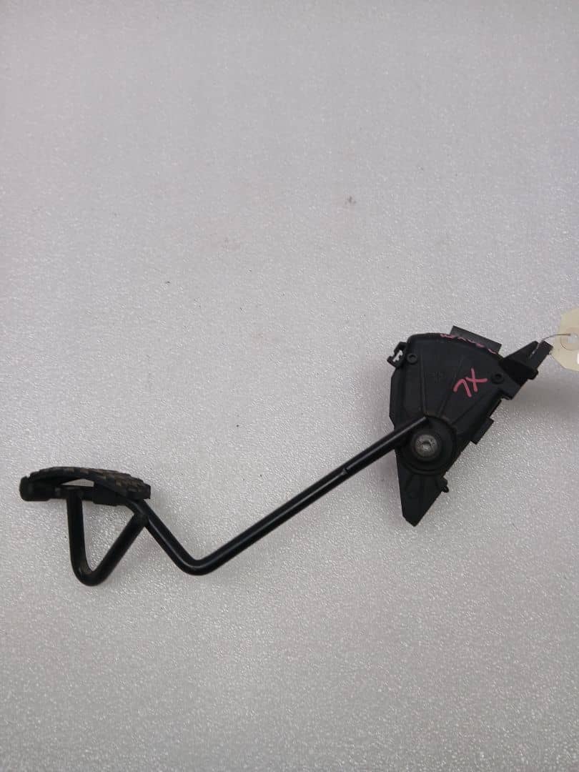 PEDAL ACELERADOR