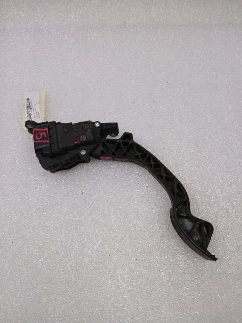 PEDAL ACELERADOR