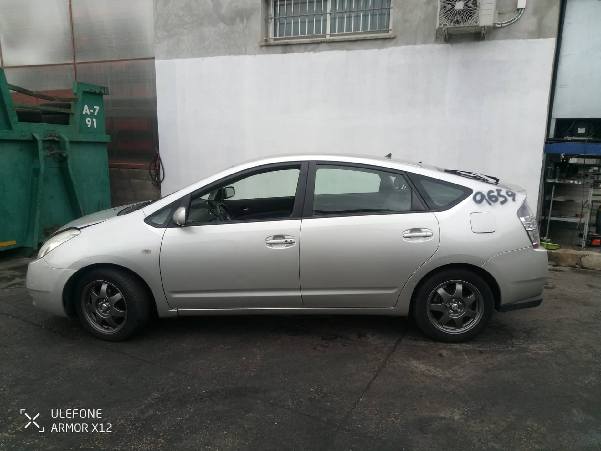 Toyota Prius (NHW20)(2004->)