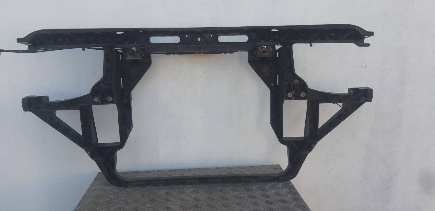 PANEL FRONTAL