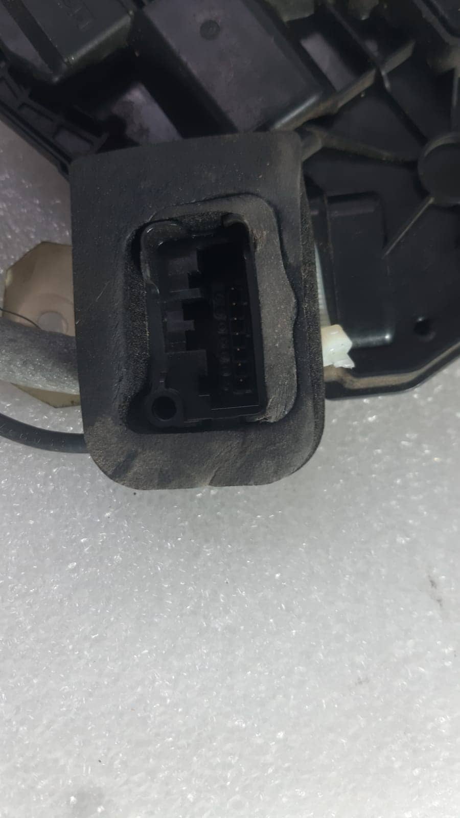 CERRADURA PUERTA DELANTERA DERECHA