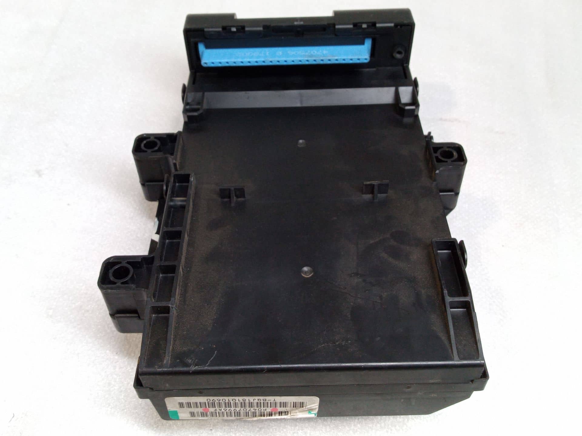CAJA RELES / FUSIBLES