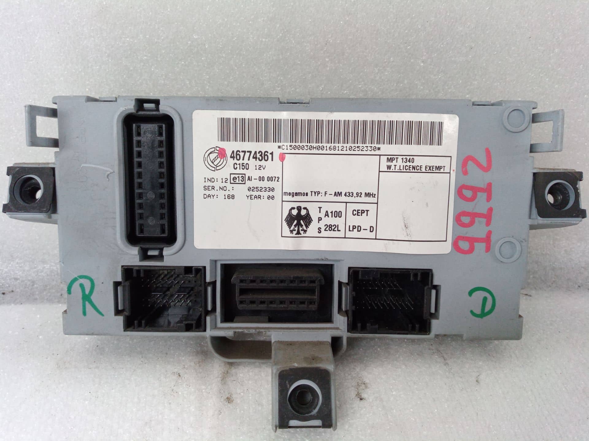 CAJA RELES / FUSIBLES
