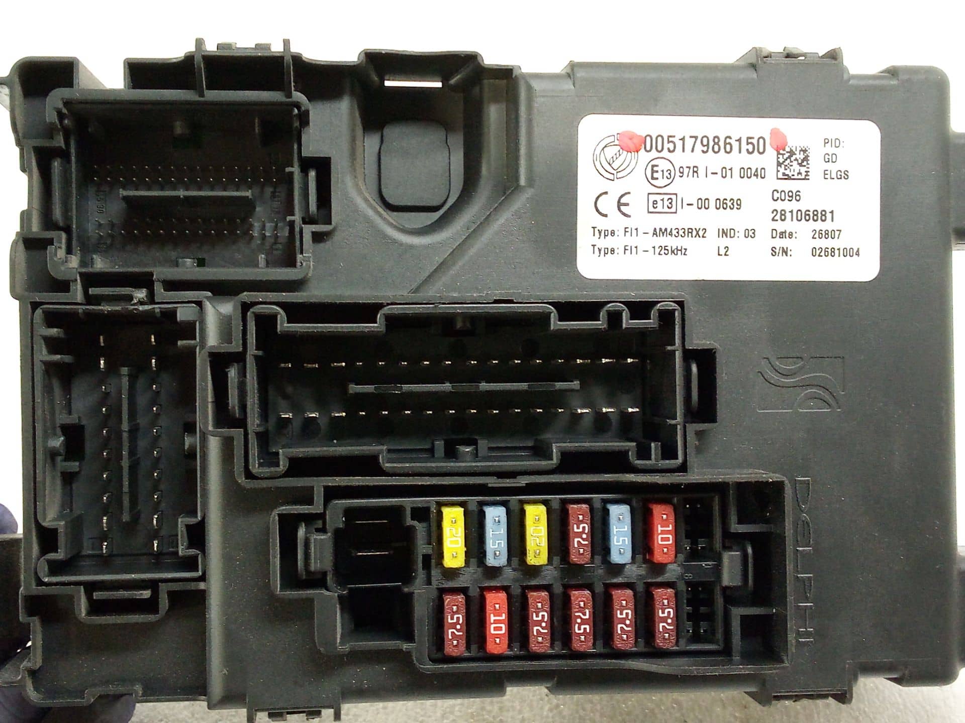 CAJA RELES / FUSIBLES